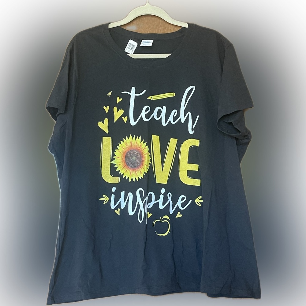 🌻Teach Love Inspire Sunflower T-shirt 🌻